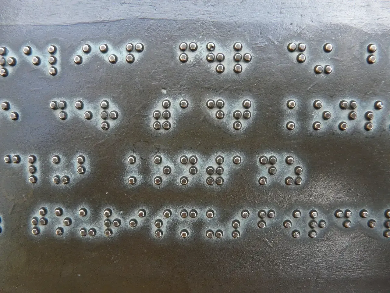 Braille horloge kopen? Ontdek onze tactiele uurwerken